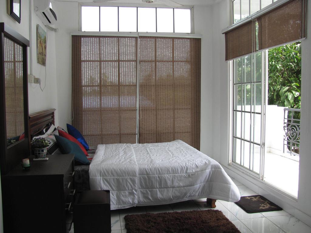 White House Apartment Wattala Bilik gambar