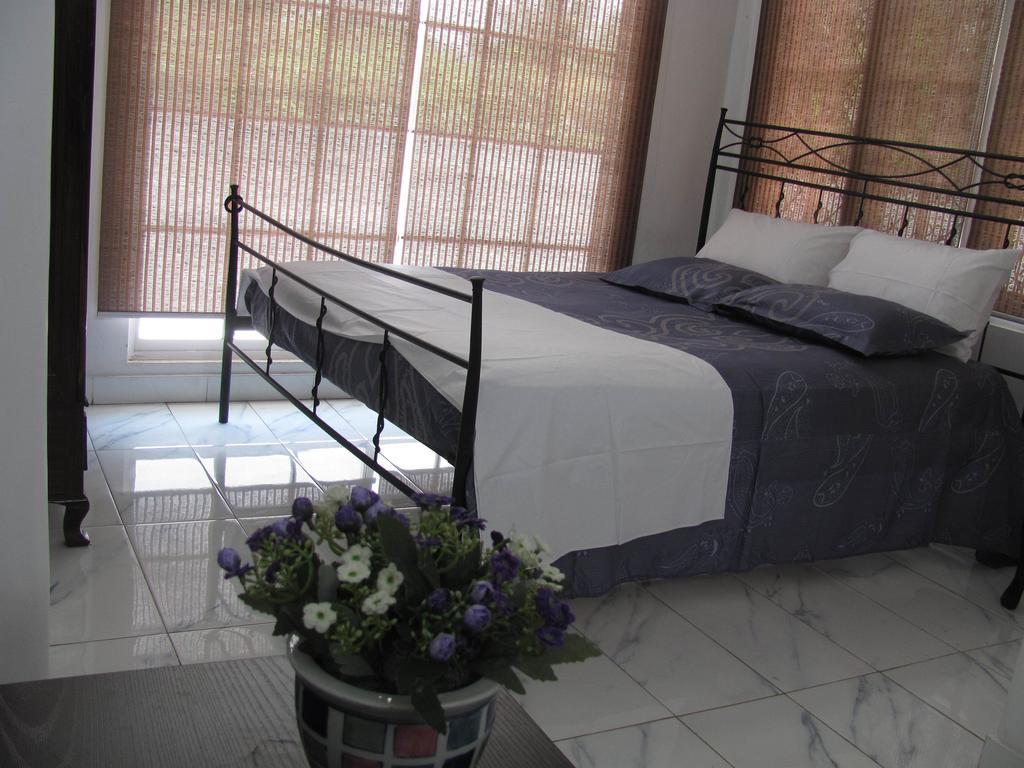 White House Apartment Wattala Bilik gambar