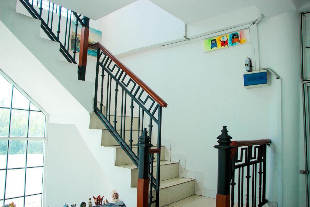 White House Apartment Wattala Luaran gambar
